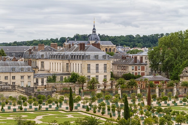 Famoso palazzo Versailles vicino a Parigi Francia con splendidi giardini