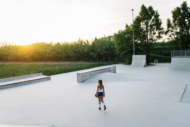 Fantastica ragazza skater