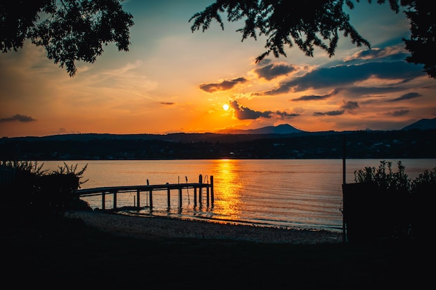 Fantastica vista sull'isola dei conigli sul lago di garda