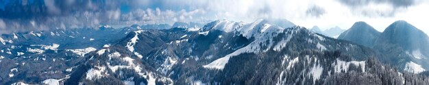 Fantastico paesaggio invernale Cielo blu Carpazi Ucraina Europa Mondo di bellezza