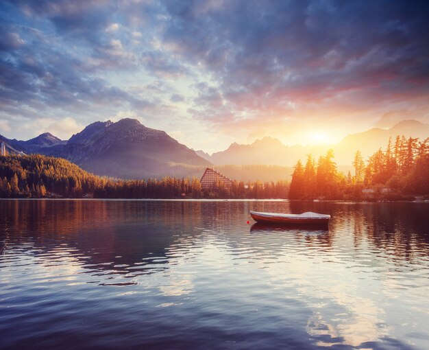 Fantastico Shtrbske Pleso Alti Tatra. Slovacchia, Europa.