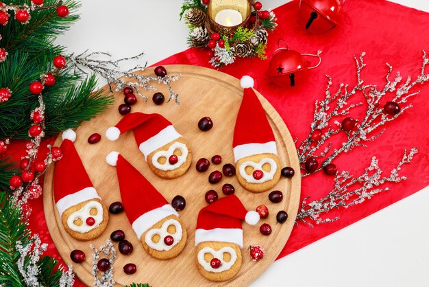 Fare i biscotti di Natale con i biscotti di pasta frolla