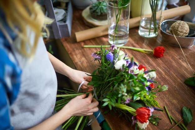 Fare mazzi di fiori