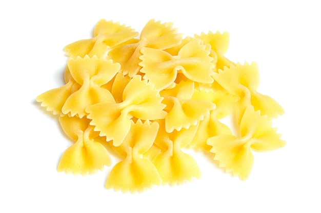 Farfalle pasta italiana, isolata su sfondo bianco