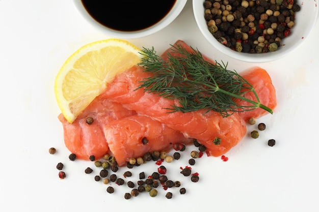 Farina di filetto di salmone su bianco