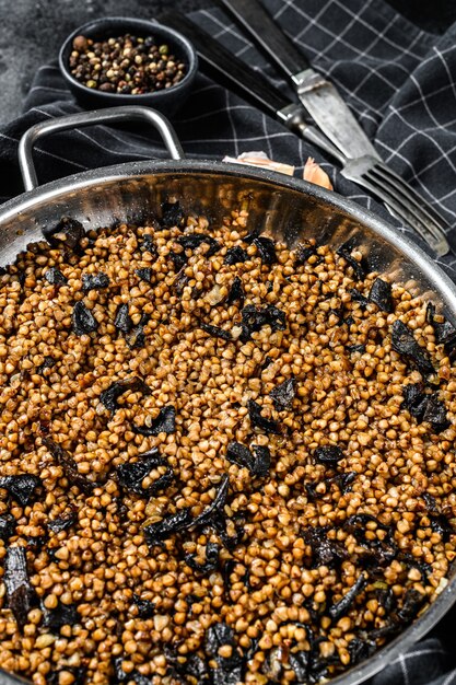 Farinata di grano saraceno con funghi vegan