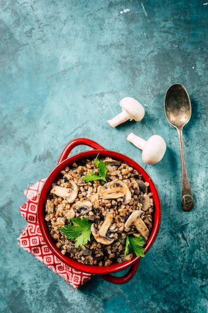 Farinata di grano saraceno con funghi.