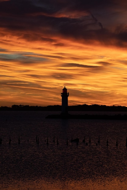 Faro all'alba