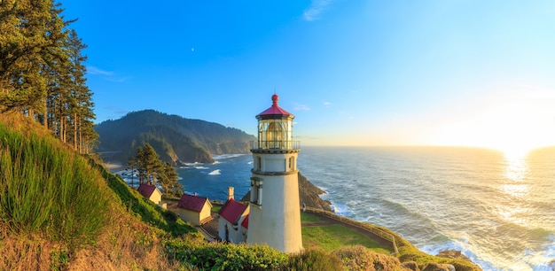 Faro di Heceta Head al tramonto Oregon USA