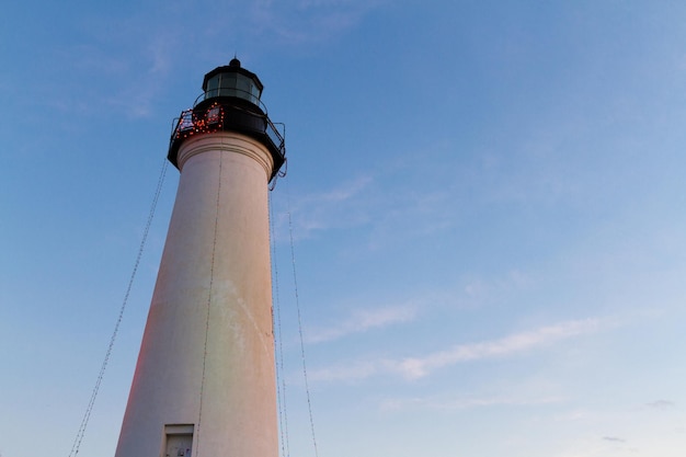 Faro di Port Isabel vicino a South Parde Island, TX.