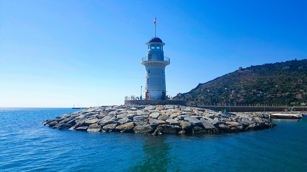 Faro nel porto