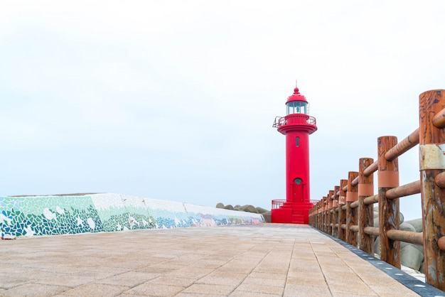 faro rosso nell&#39;isola di Jeju