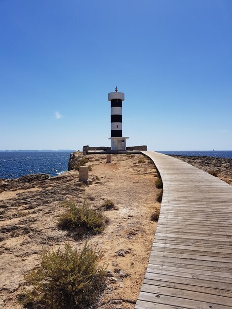 Faro sulla spiaggia