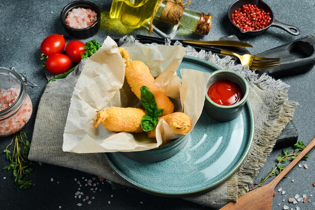 Fast food Mini salsicce sono fritte Appetizer Consegna di cibo