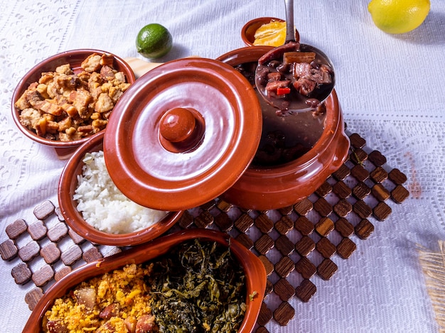 Feijoada, la tradizione della cucina brasiliana.