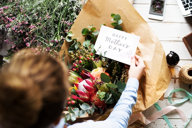 Felice festa della mamma con i fiori