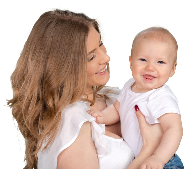 Felice giovane madre con un bambino