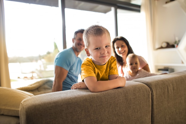 Felice piccola famiglia