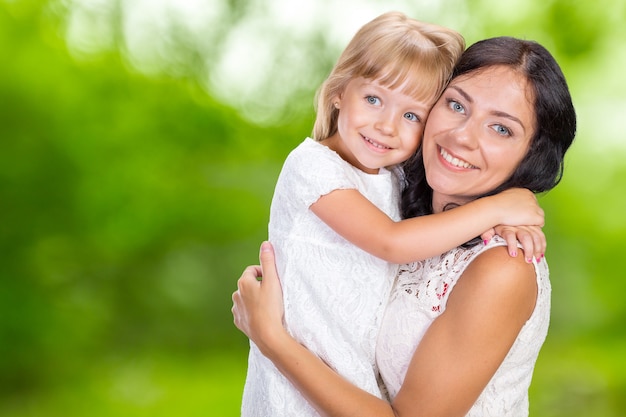 Felice ragazza madre e figlio