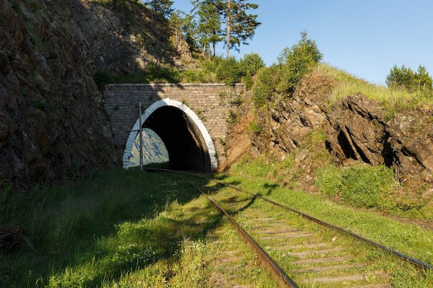 Ferrovia Circum Baikal Vecchio tunnel ferroviario numero 31 sul tunnel ferroviario Sharyzhalgay4