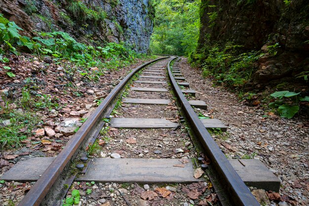 Ferrovia nella Repubblica di Guam Gorge di Adygea Russia