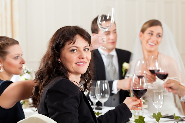 Festa di matrimonio a cena