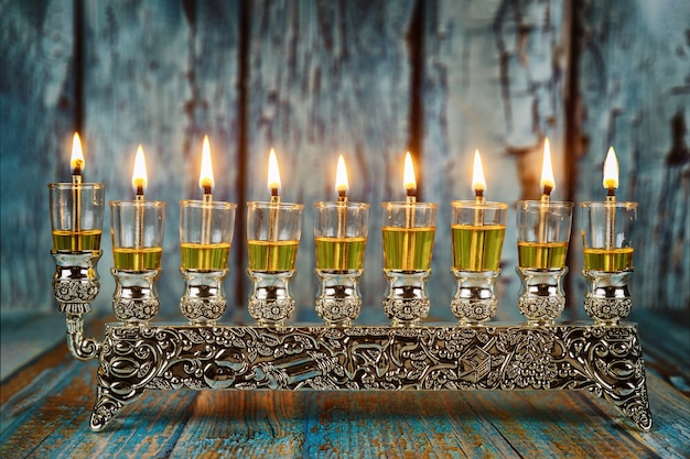 Festa ebraica delle luci simbolo di vacanza Chanukkah menorah