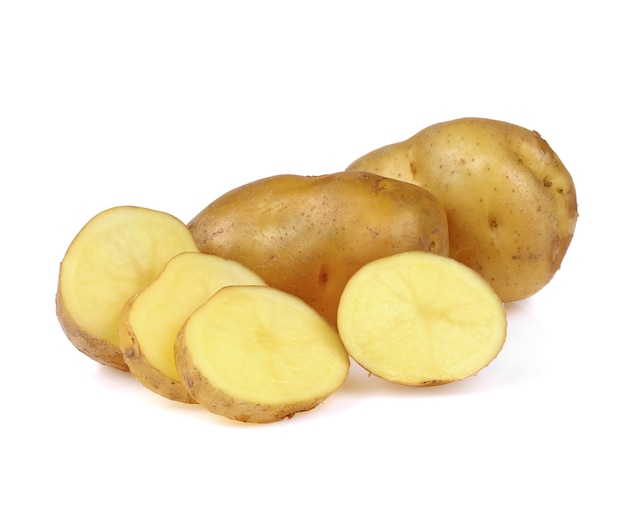 Fetta di patate isolata su sfondo bianco