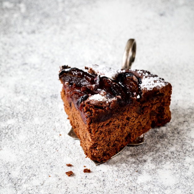 Fetta di torta al cioccolato