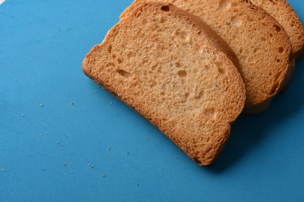 Fette biscottate croccanti o pane tostato per una vita sana