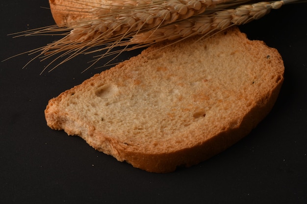 Fette biscottate croccanti o pane tostato per una vita sana