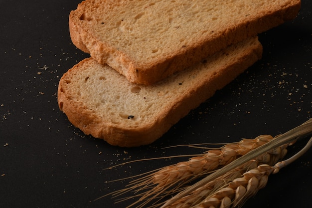 Fette biscottate croccanti o pane tostato per una vita sana