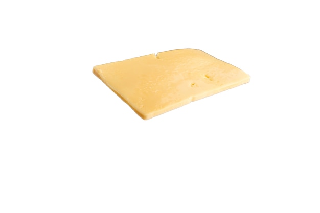 Fette di formaggio isolate su bianco