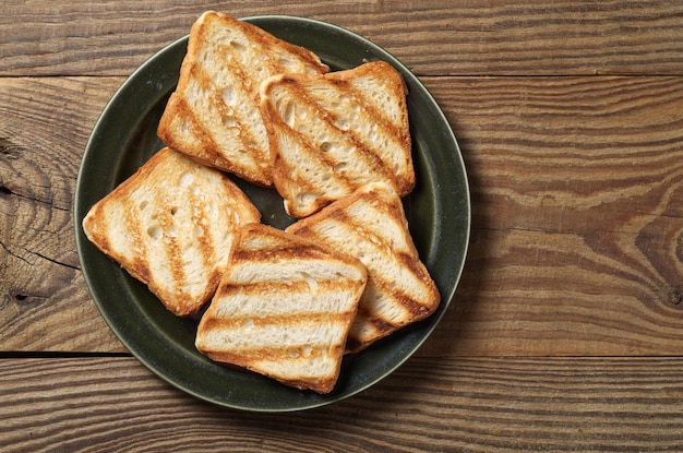 Fette di pane tostato