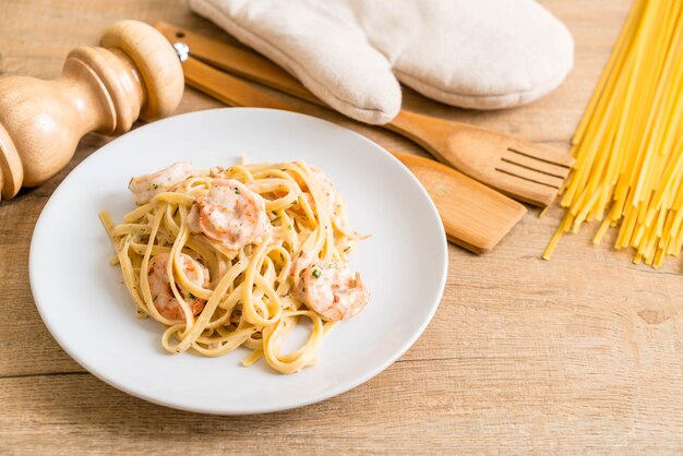 fettuccine con gamberetti