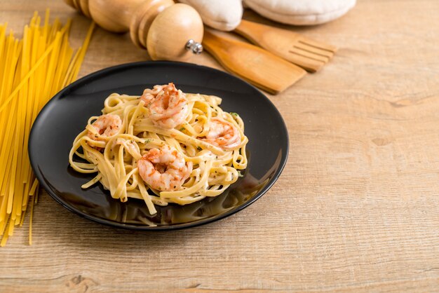 fettuccine con gamberetti