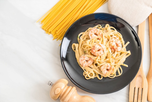 fettuccine con gamberetti