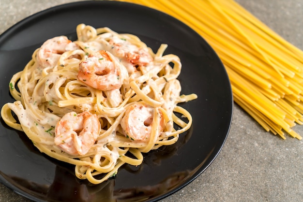 fettuccine con gamberetti