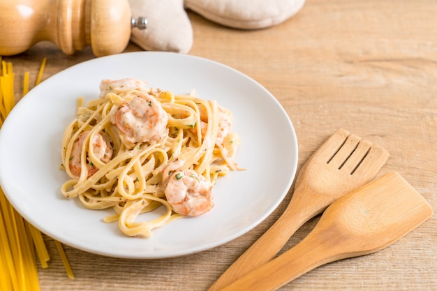 fettuccine con gamberetti