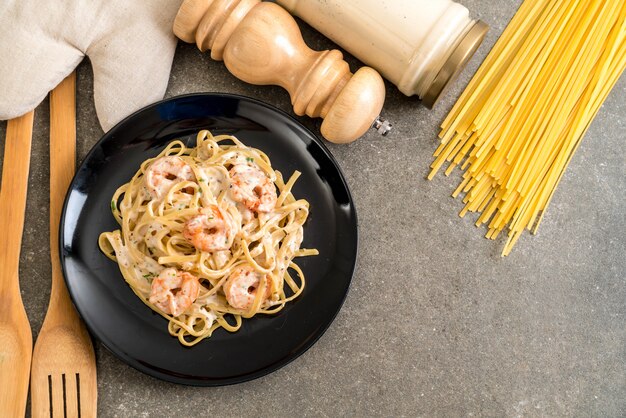 fettuccine con gamberetti