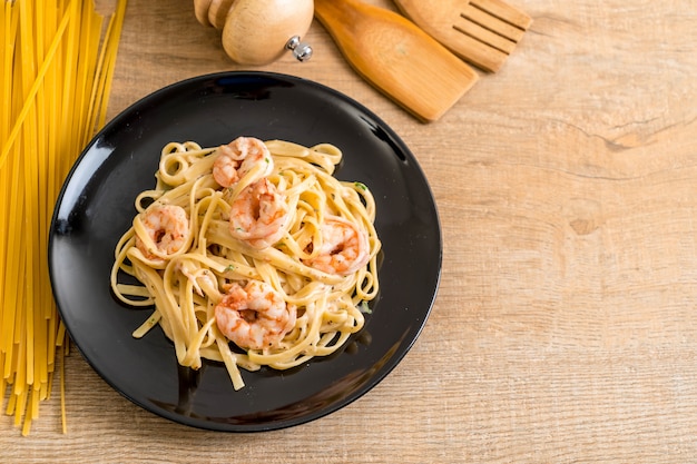 fettuccine con gamberetti