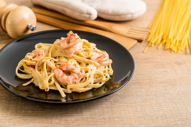 fettuccine con gamberetti