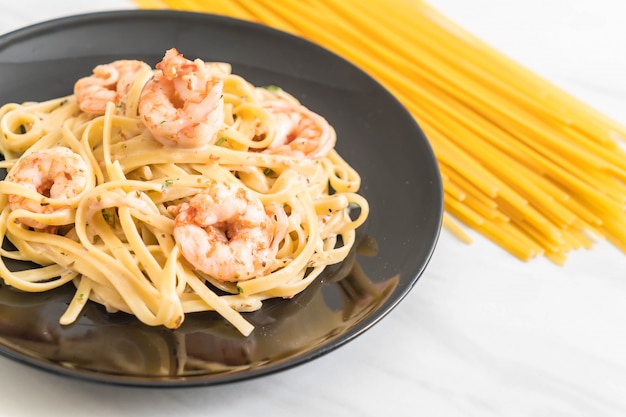 fettuccine con gamberetti