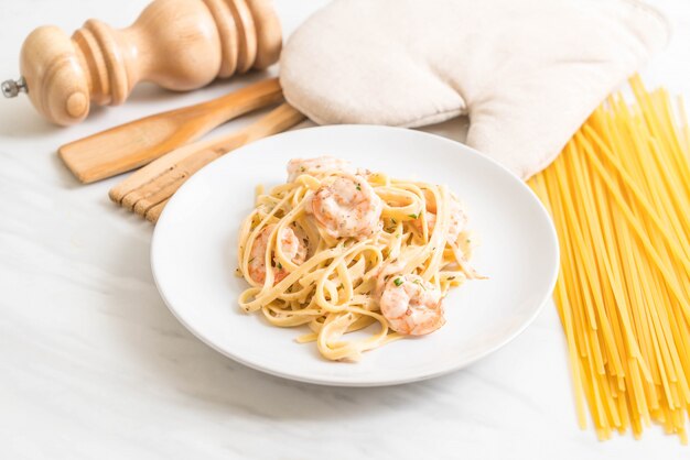 fettuccine con gamberetti