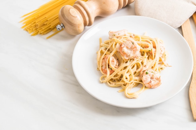 fettuccine con gamberetti