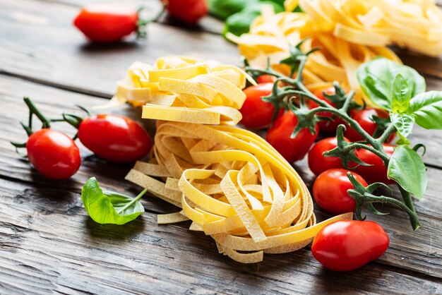 Fettuccine di pasta italiana tradizionale