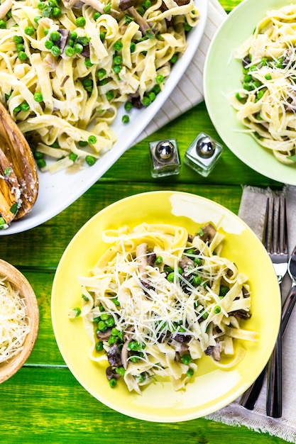 Fettuccine fresche con crema di funghi.