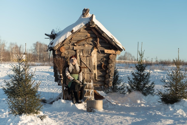 Fiaba invernale in Russia Piccola casa di baba yaga