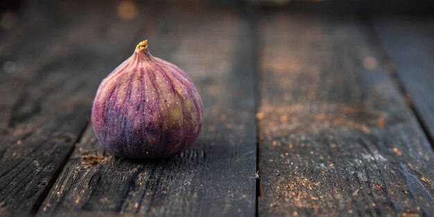 fico frutta fichi freschi spuntino sul tavolo spazio copia cibo sfondo dieta