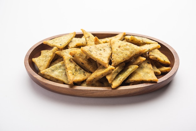 Fieno greco salato o foglie di spinaci miste Crackers